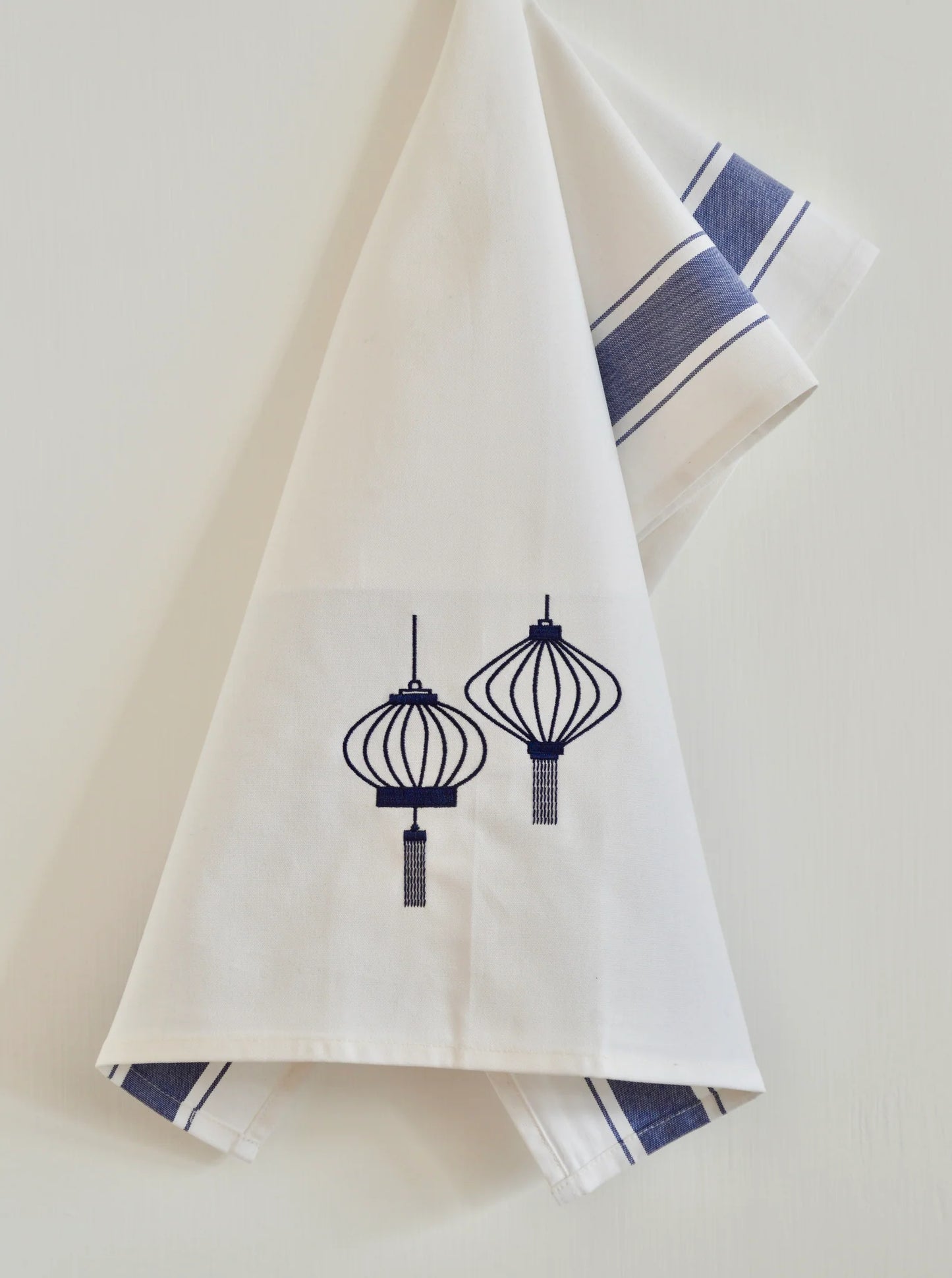 ZEST of Asia Tea towel with Blue Lanterns