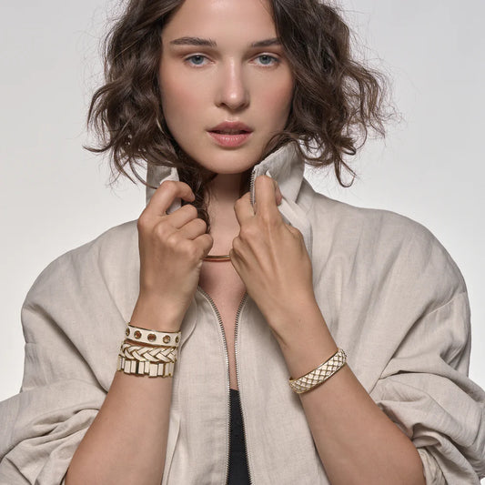 INES MULTICO - 1.5cm thin bangle in gilded brass and colored enamel sticks. Color : White Sand